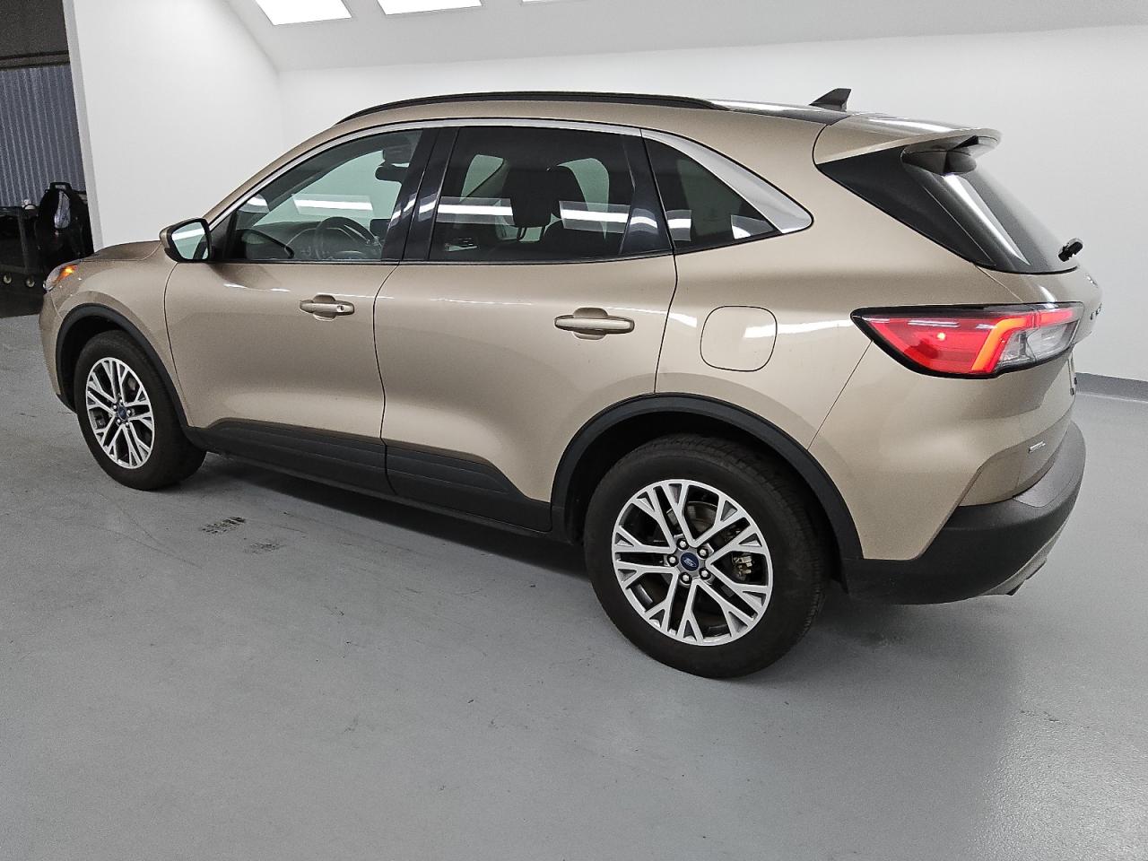 2021 Ford Escape - Image 2