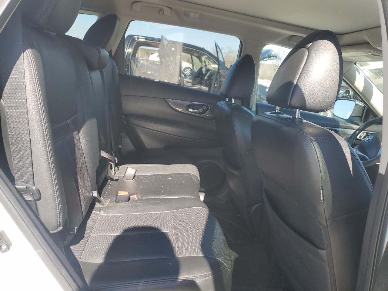 2015 Nissan Rogue - Image 11