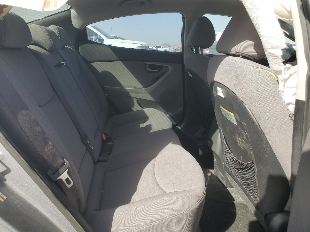 2015 Hyundai Elantra - Image 10