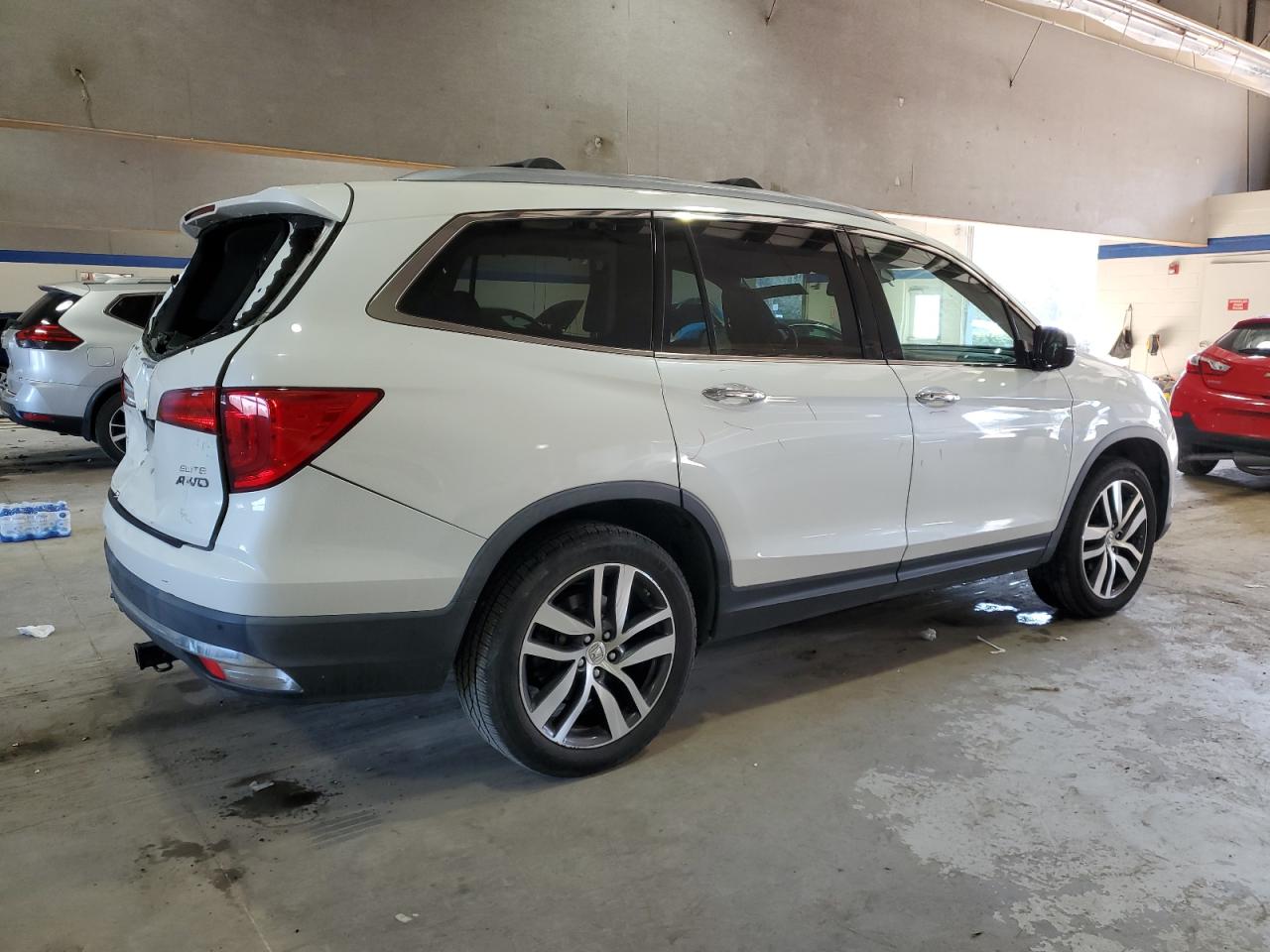 2017 Honda Pilot - Image 3