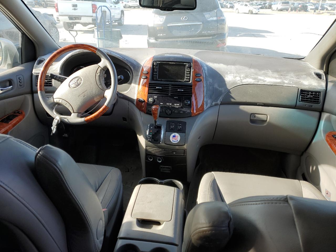 2007 Toyota Sienna - Image 8