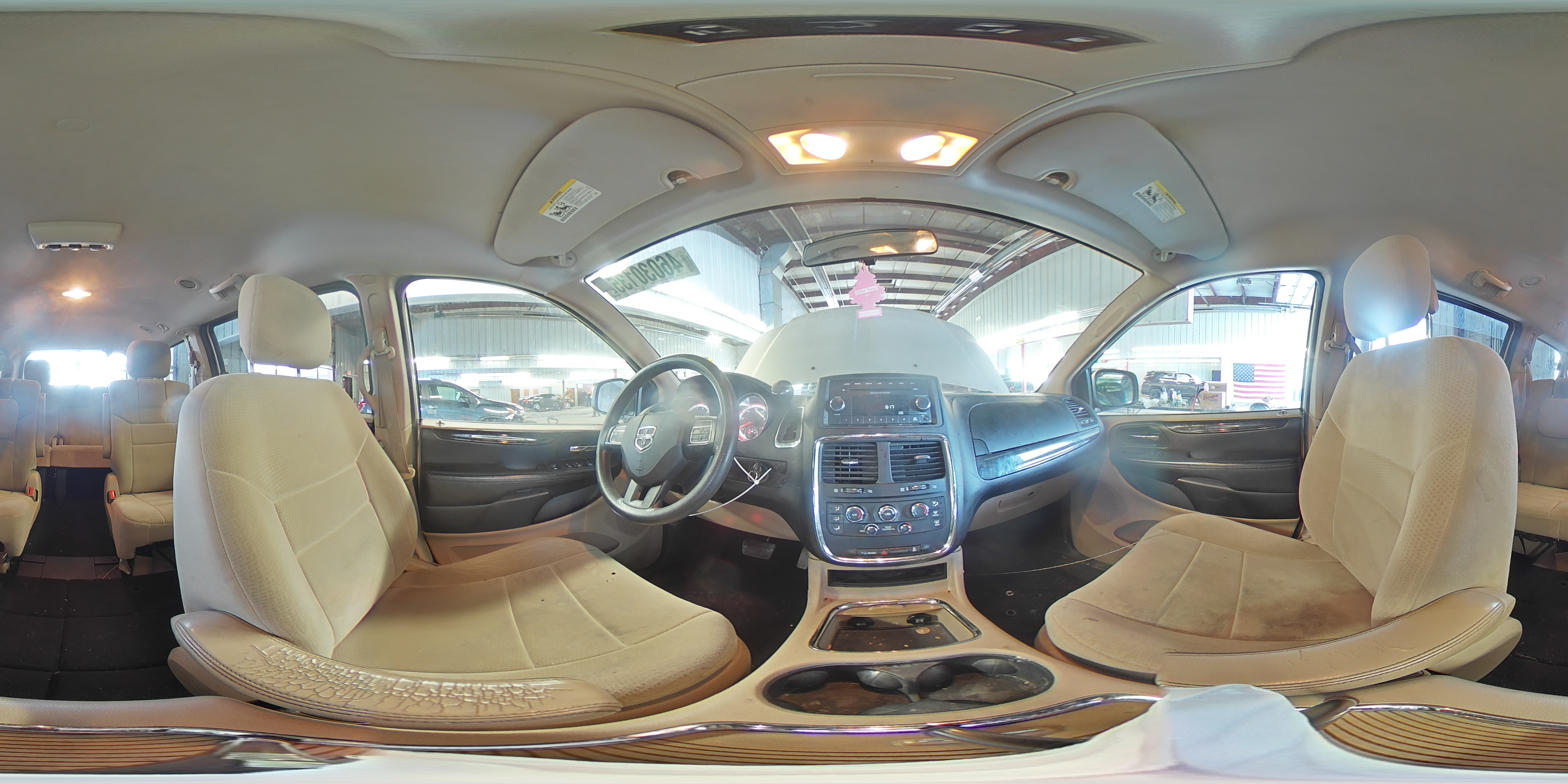 2014 Dodge Caravan - Image 13