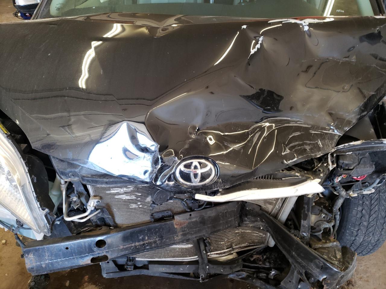 2013 Toyota Sienna - Image 12