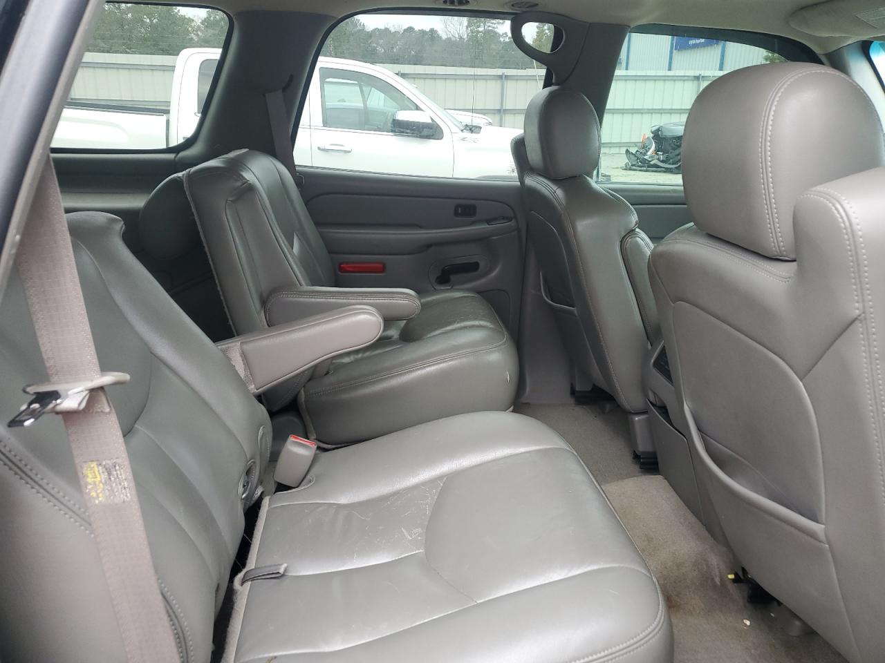 2006 Chevrolet Tahoe - Image 11