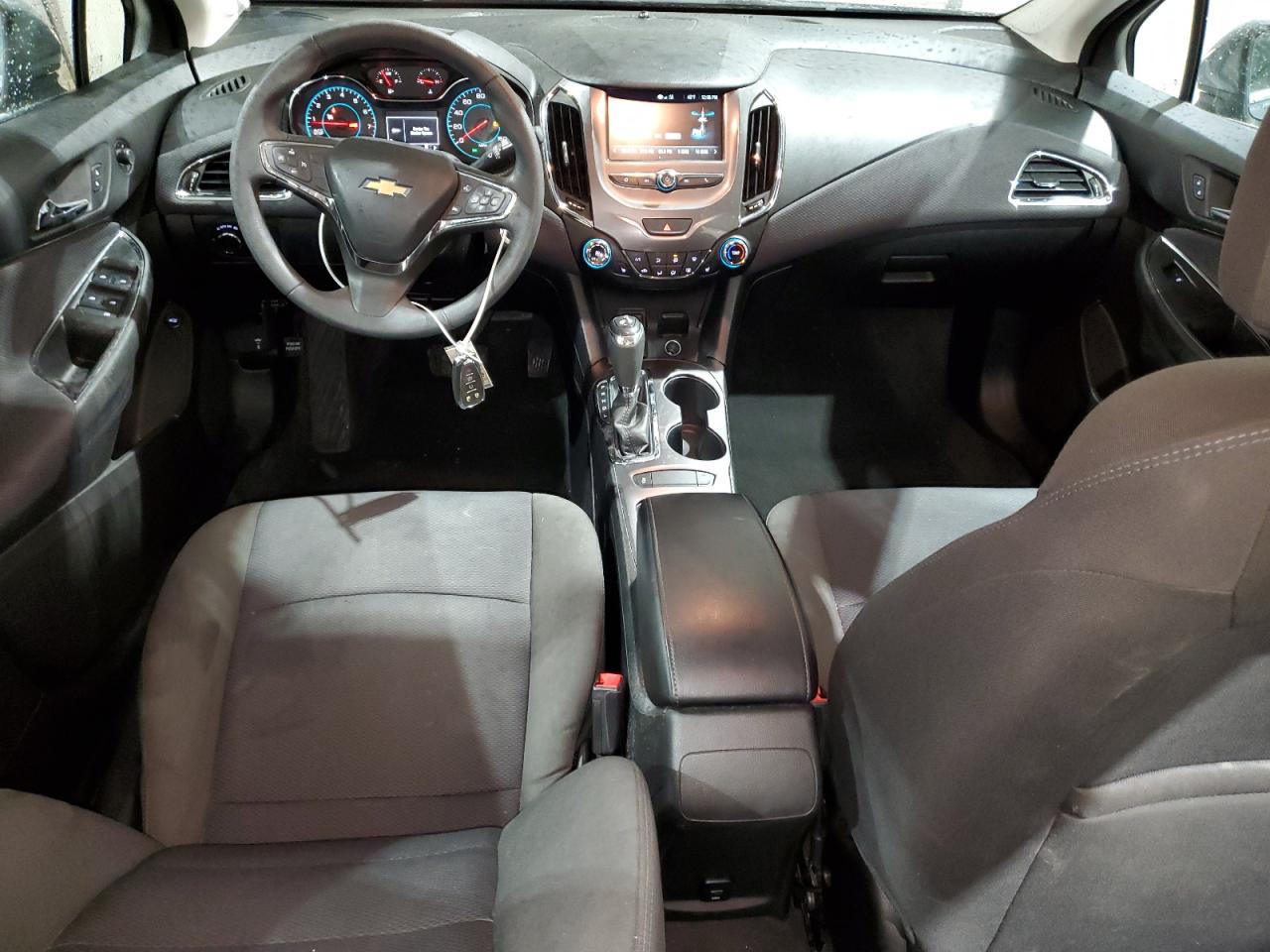 2018 Chevrolet Cruze - Image 8