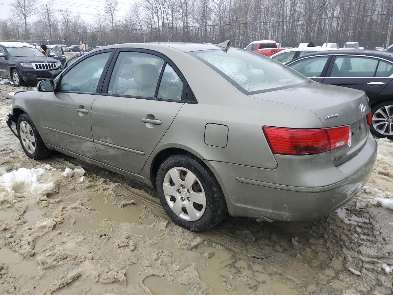 2009 Hyundai Sonata - Image 2
