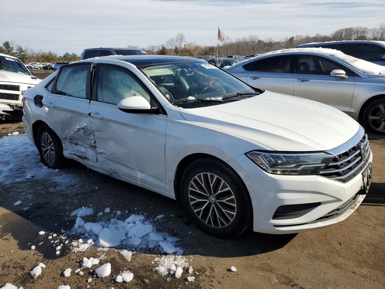 2019 Volkswagen Jetta - Image 4