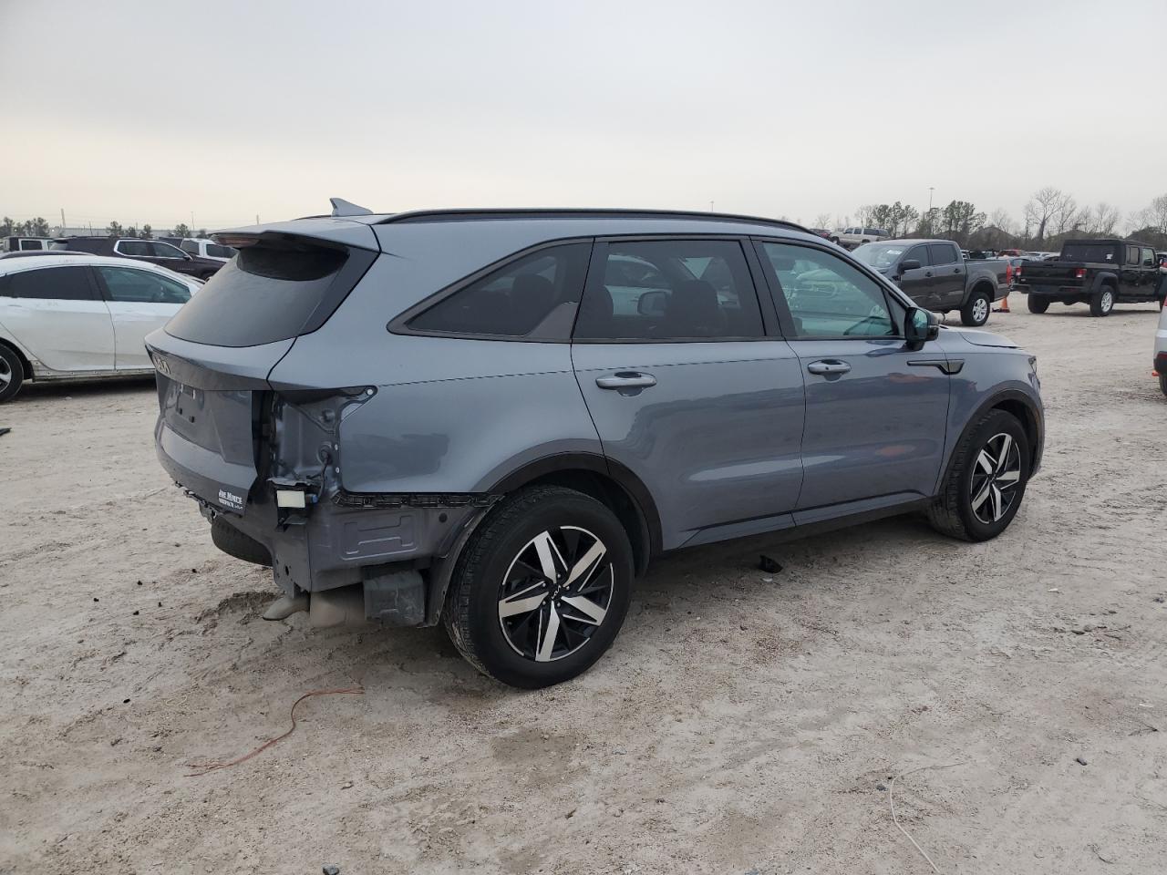 2023 Kia Sorento - Image 3