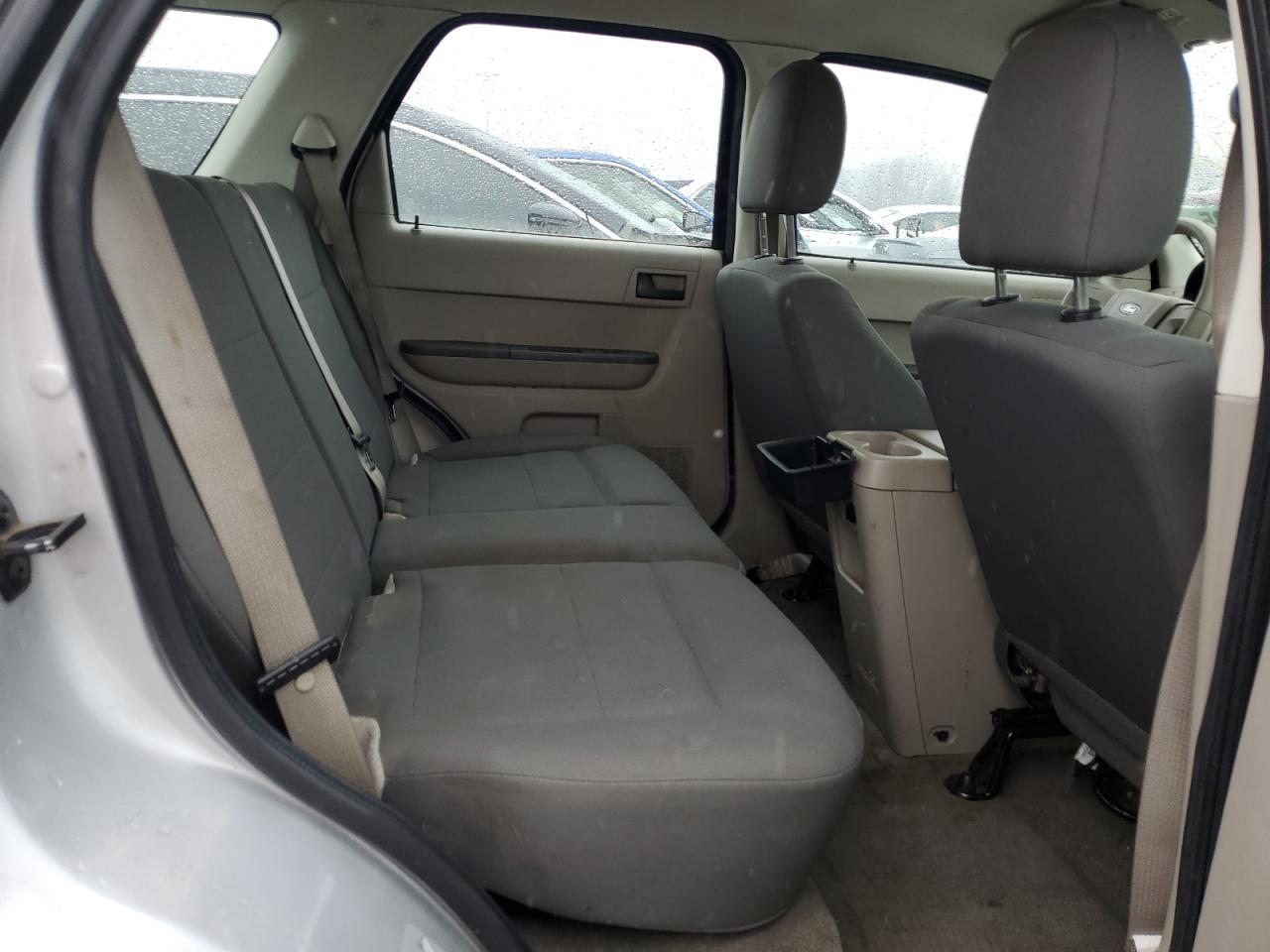 2010 Ford Escape - Image 11