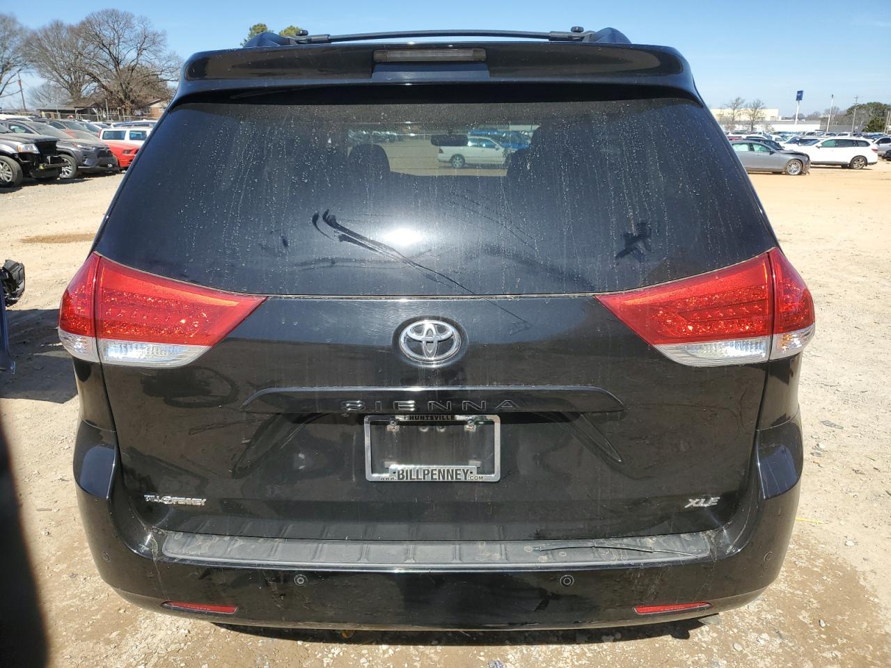 2011 Toyota Sienna - Image 6