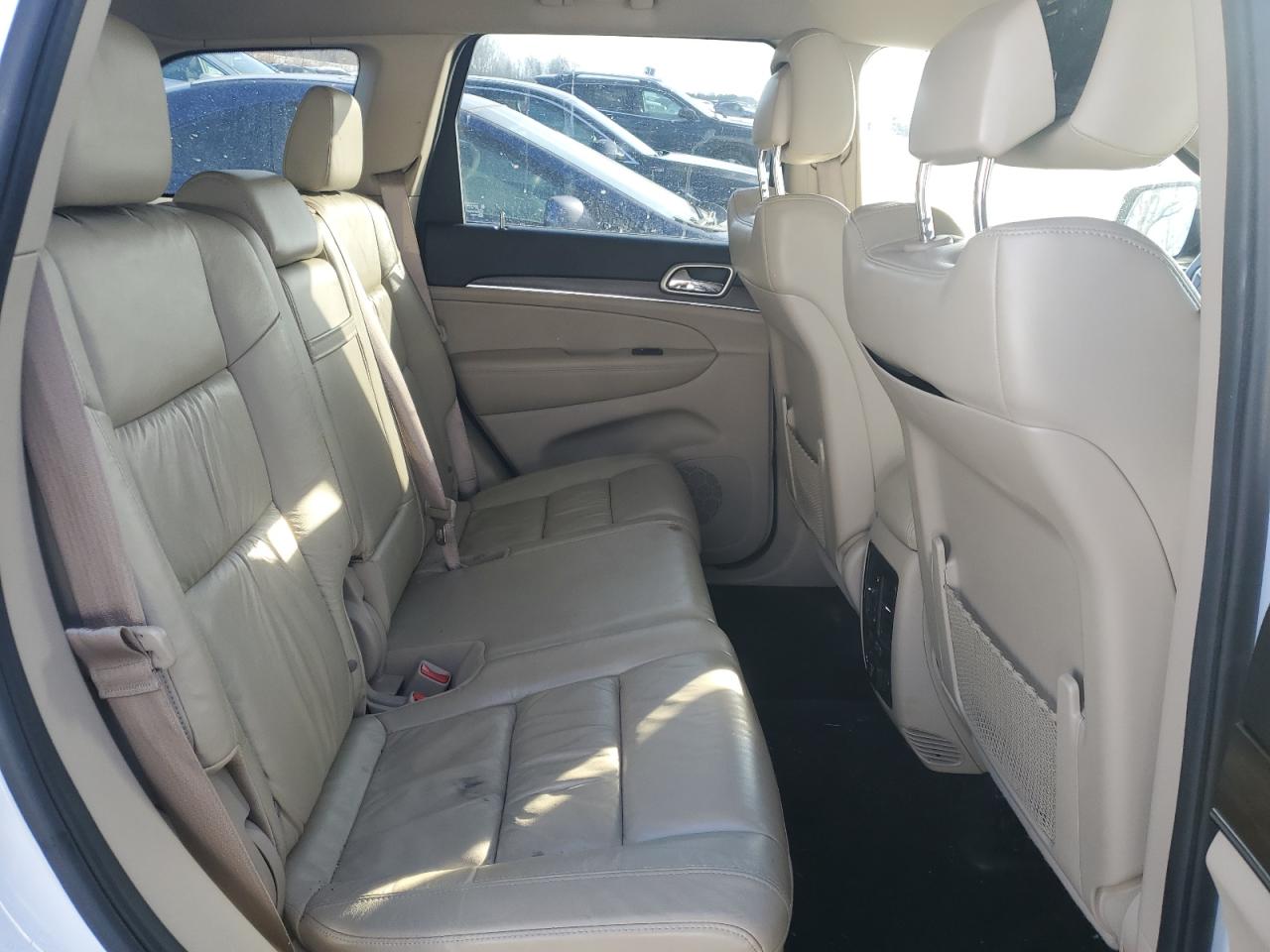 2015 Jeep Grand Cherokee - Image 11