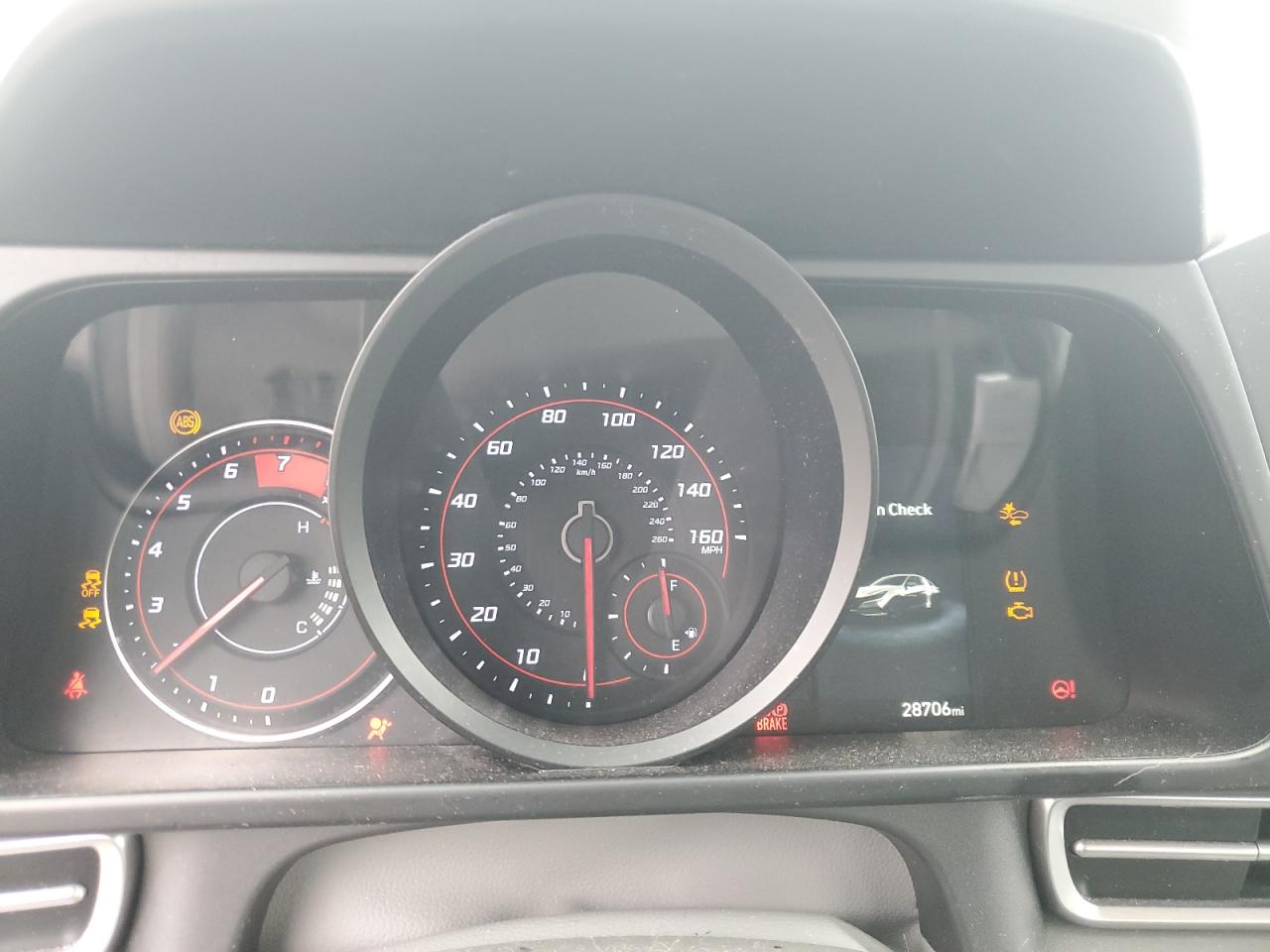 2022 Hyundai Elantra - Image 9