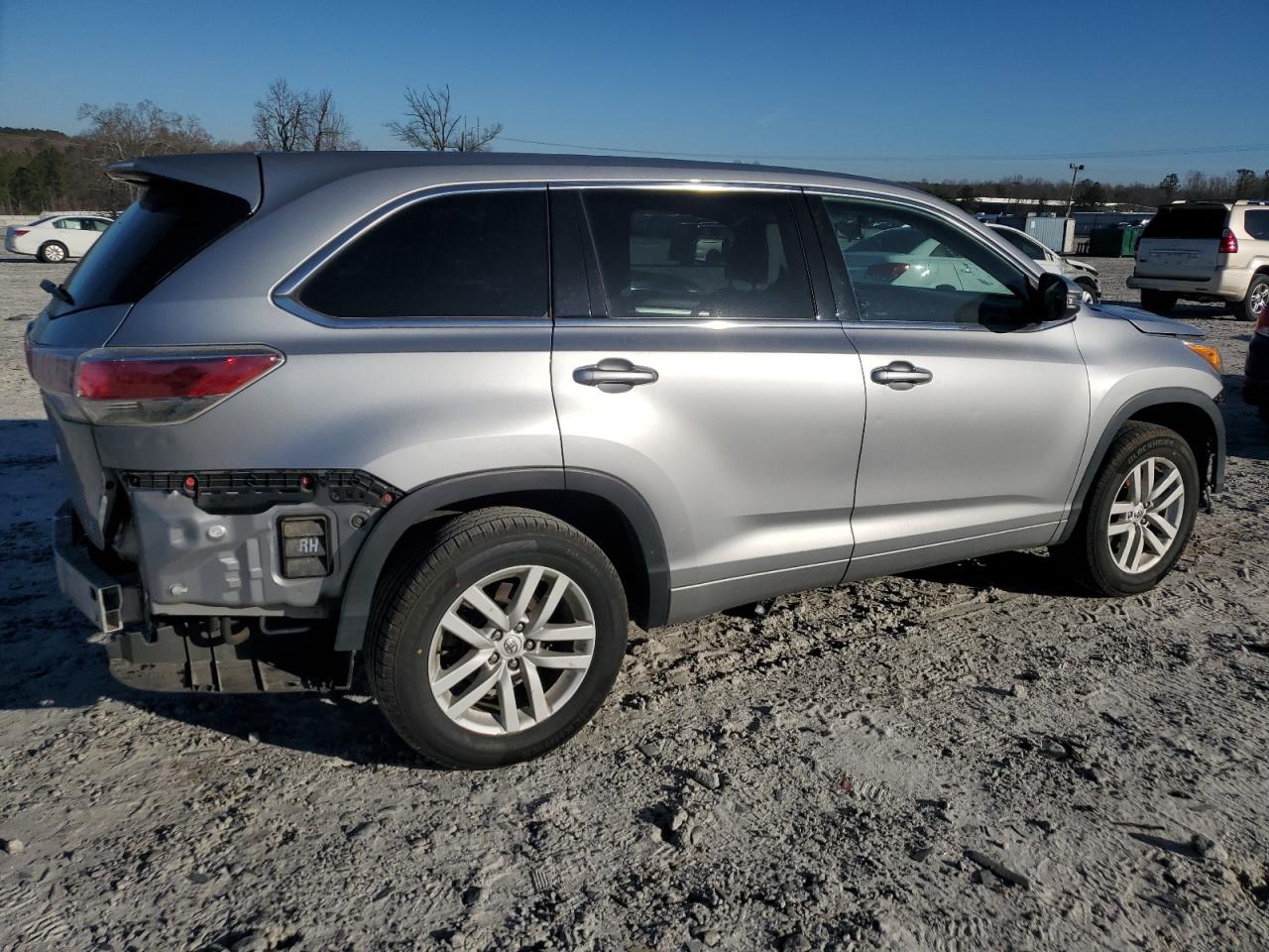 2015 Toyota Highlander - Image 3