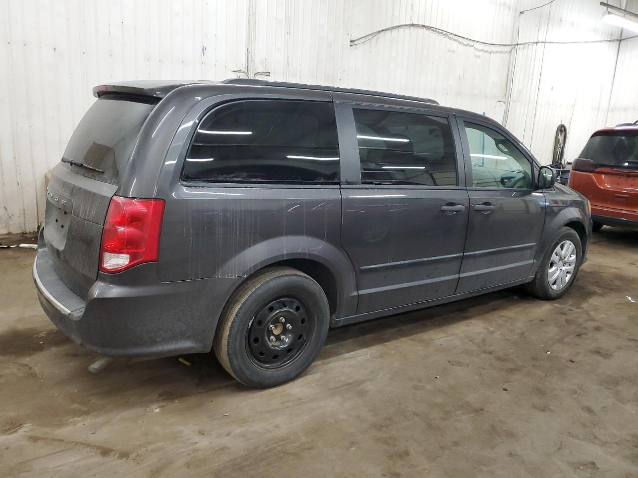2015 Dodge Caravan - Image 3