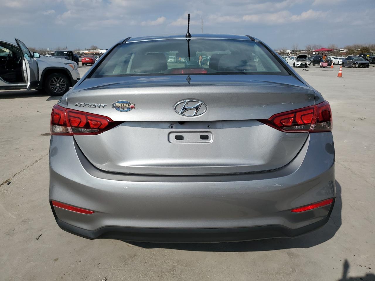 2022 Hyundai Accent - Image 6