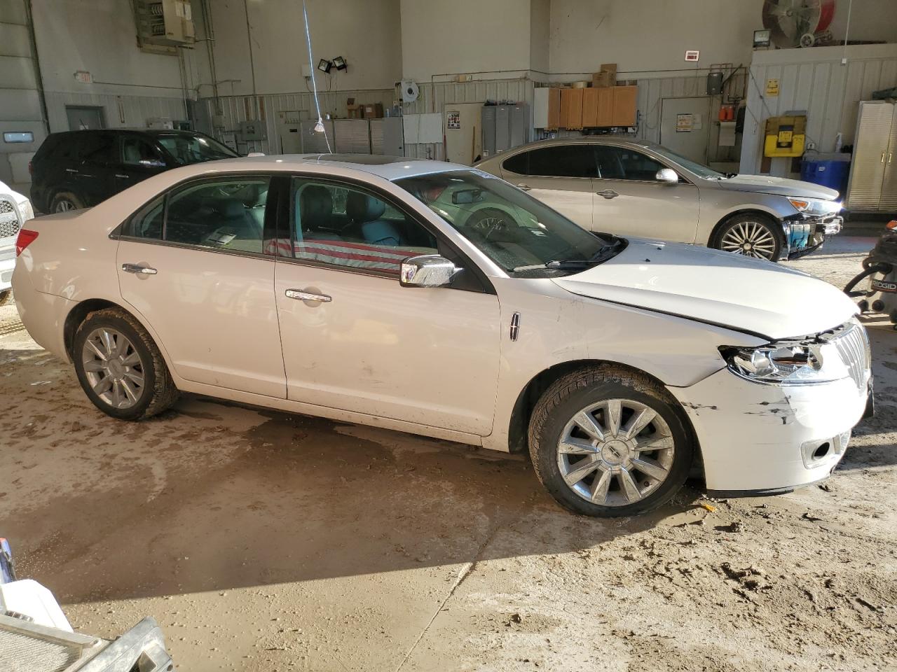 2012 Lincoln MKZ - Image 4