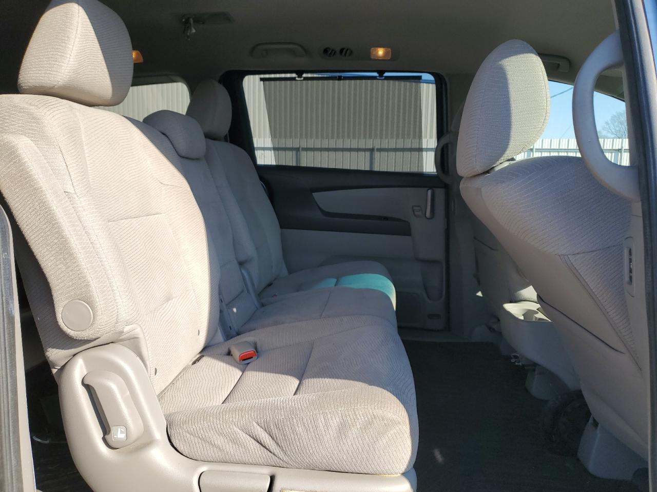 2012 Honda Odyssey - Image 11