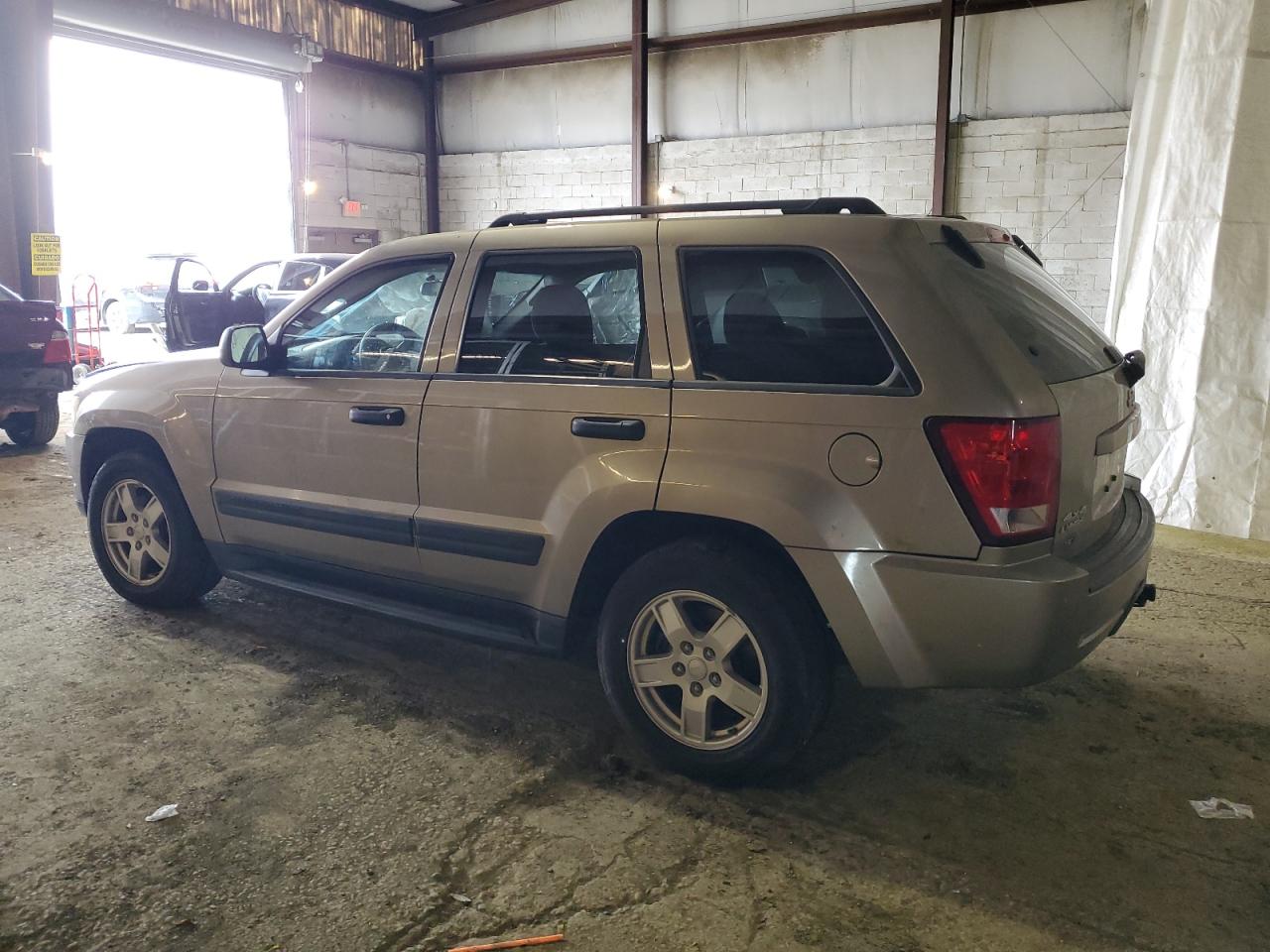 2006 Jeep Grand Cherokee - Image 2