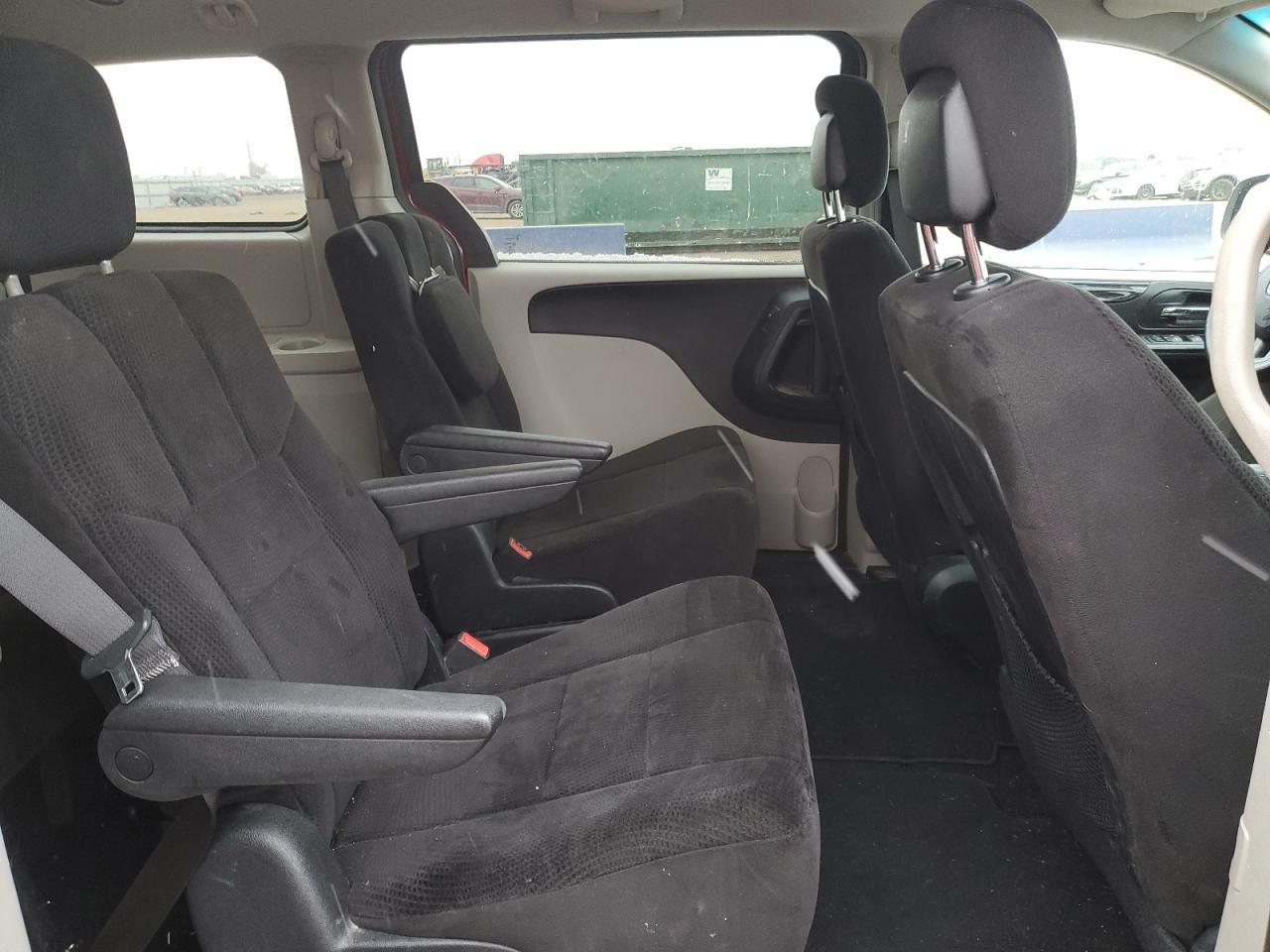 2014 Dodge Caravan - Image 11