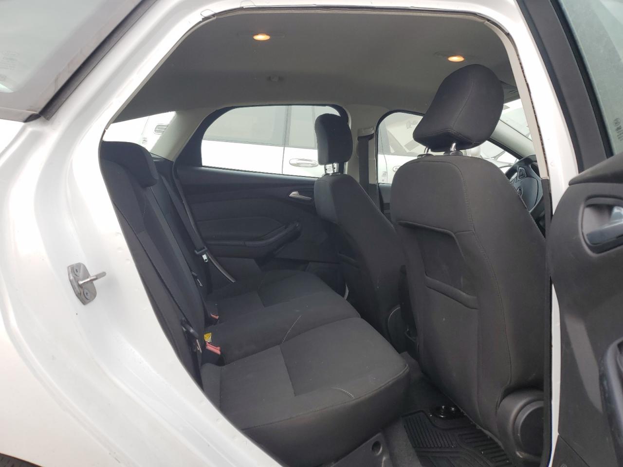 2015 Ford Focus - Image 10
