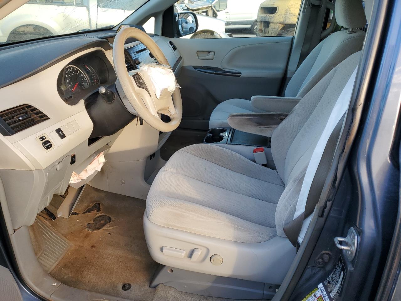 2014 Toyota Sienna - Image 7