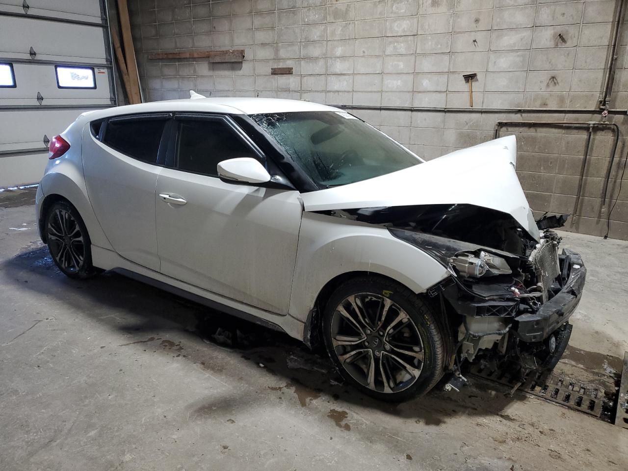 2016 Hyundai Veloster - Image 4