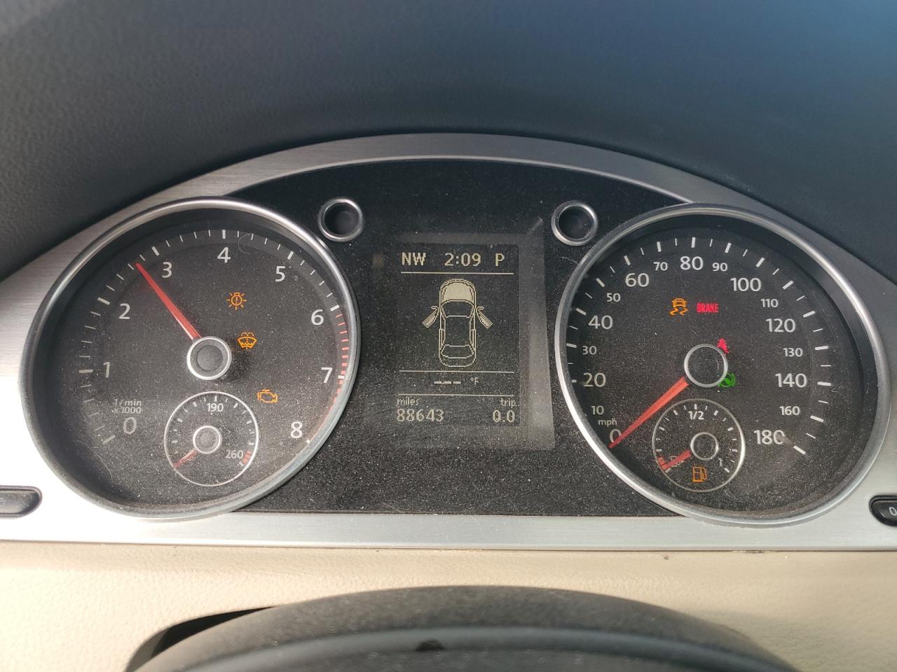 2010 Volkswagen Passat CC - Image 9