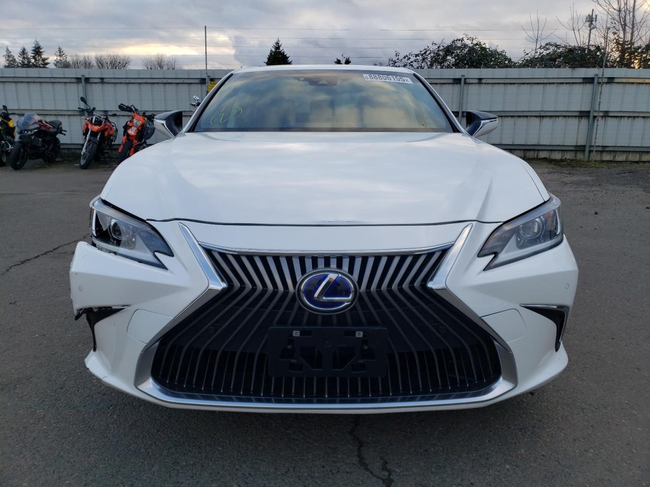 2019 Lexus ES - Image 5