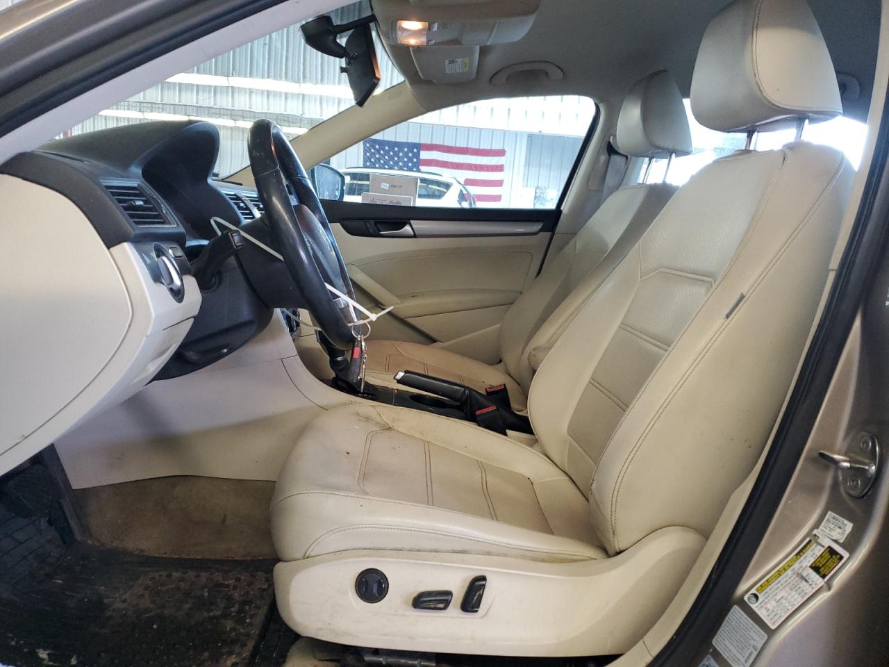 2015 Volkswagen Passat - Image 7