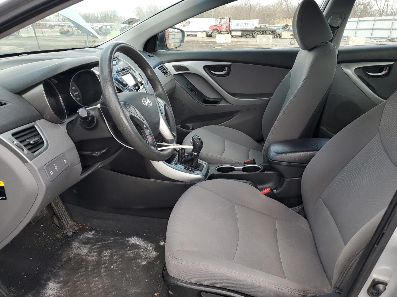 2014 Hyundai Elantra - Image 7