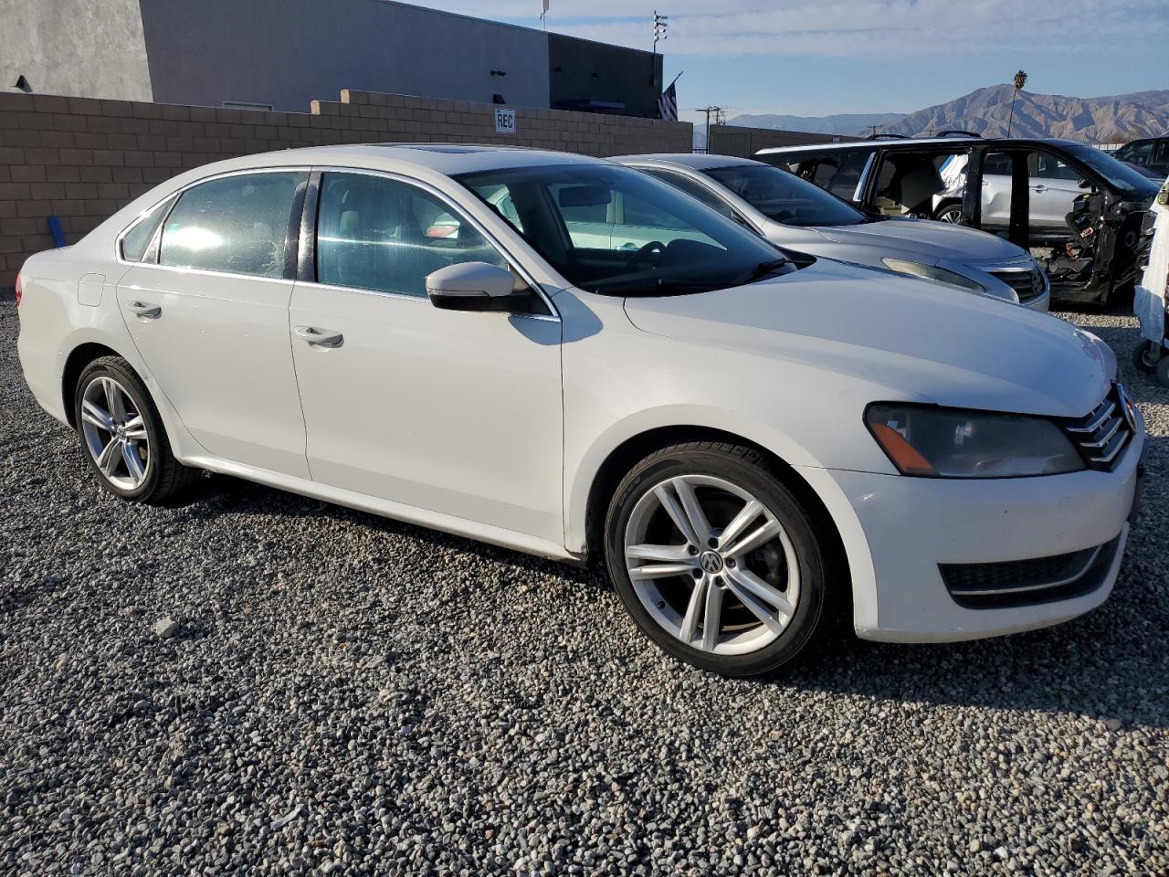 2015 Volkswagen Passat - Image 4