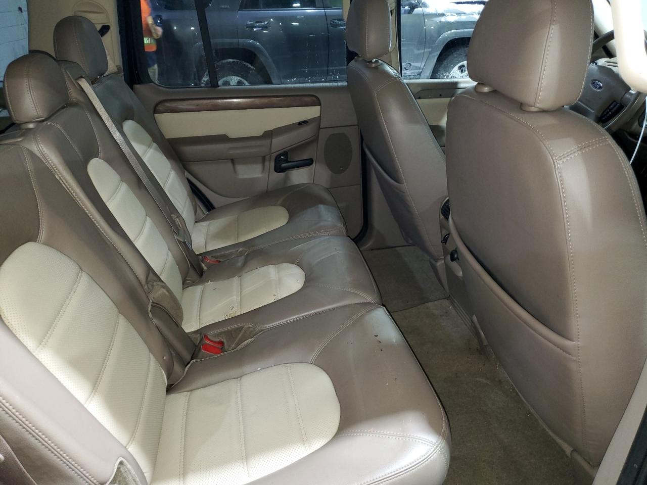 2003 Ford Explorer - Image 11