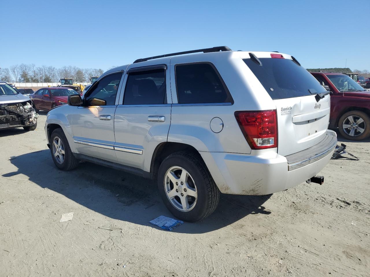 2005 Jeep Grand Cherokee - Image 2