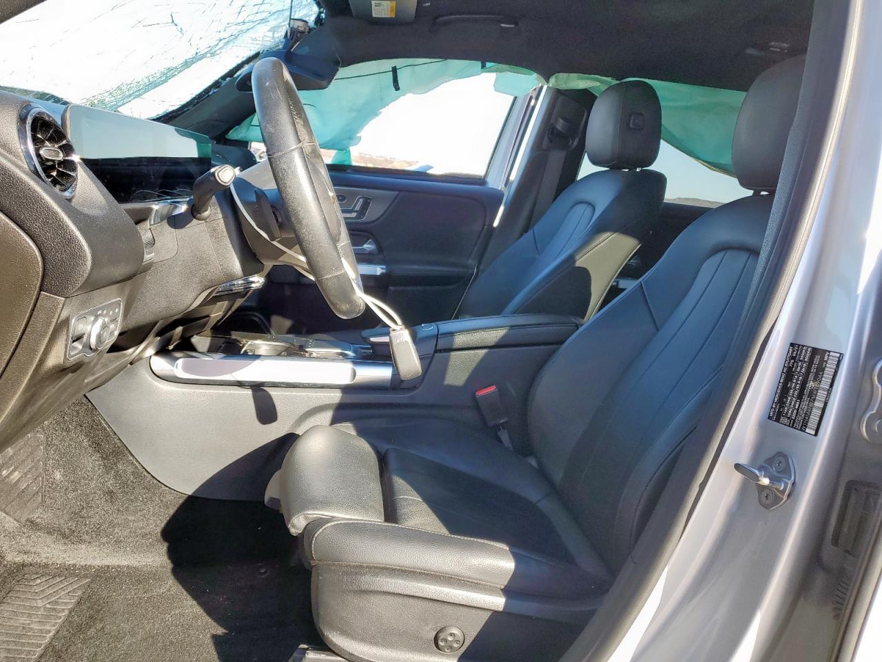 2021 Mercedes-Benz GLB - Image 7