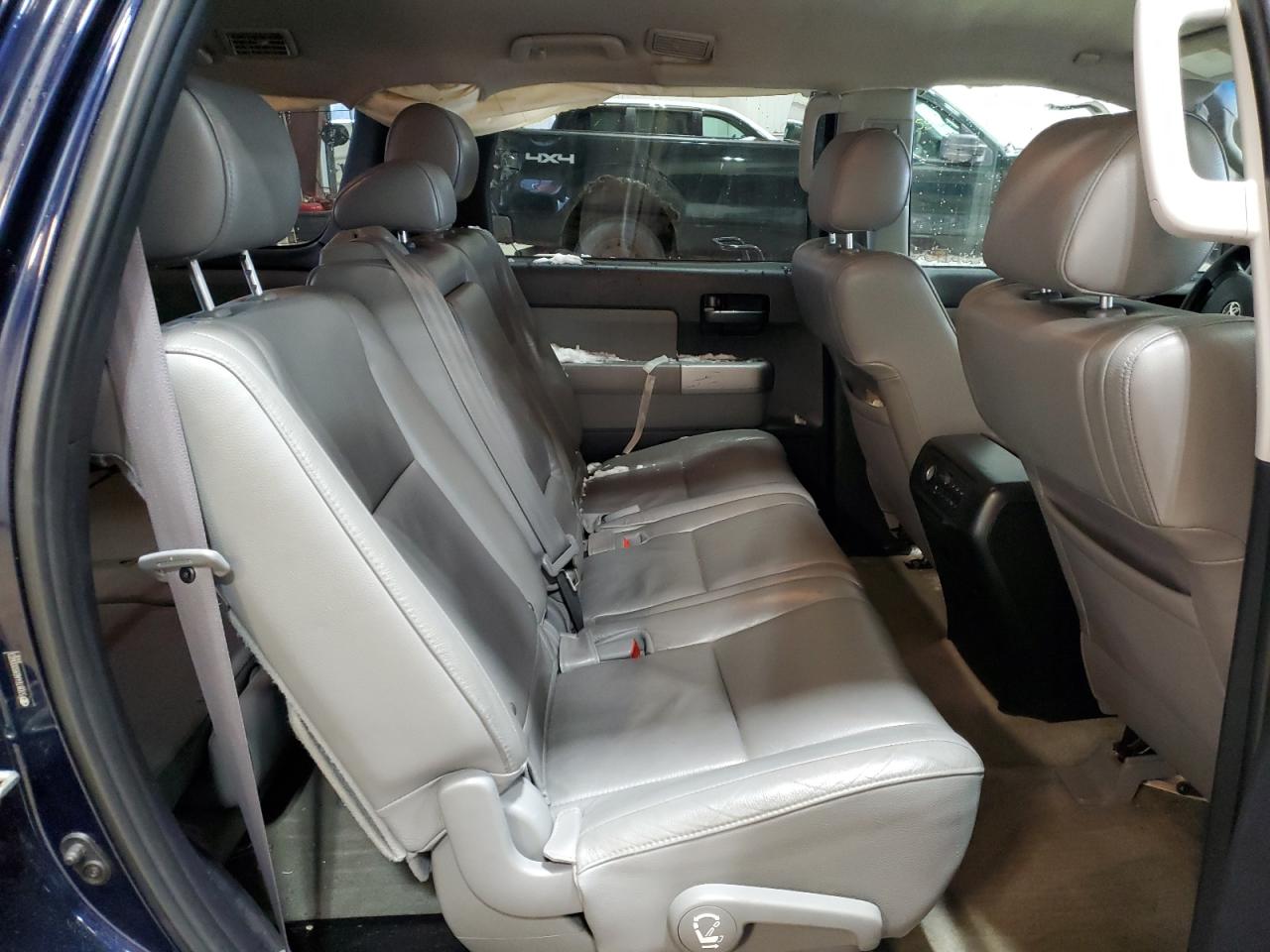 2009 Toyota Sequoia - Image 11