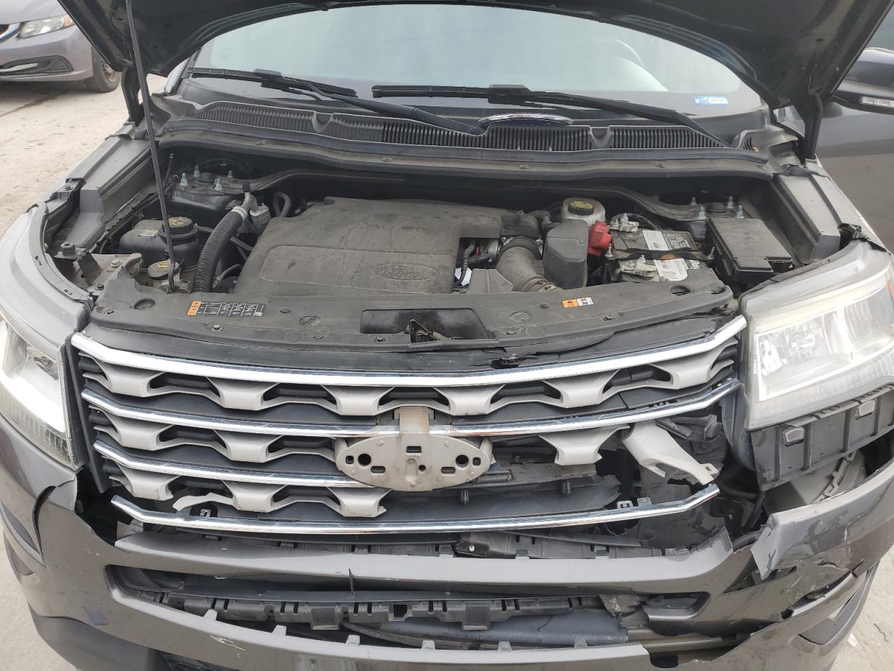 2017 Ford Explorer - Image 12