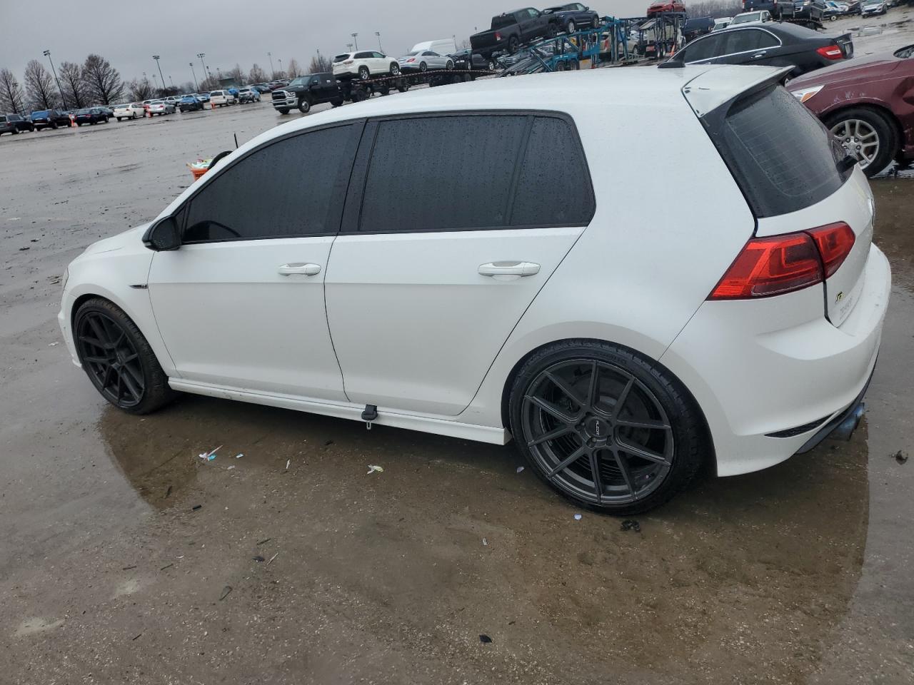 2017 Volkswagen Golf - Image 2
