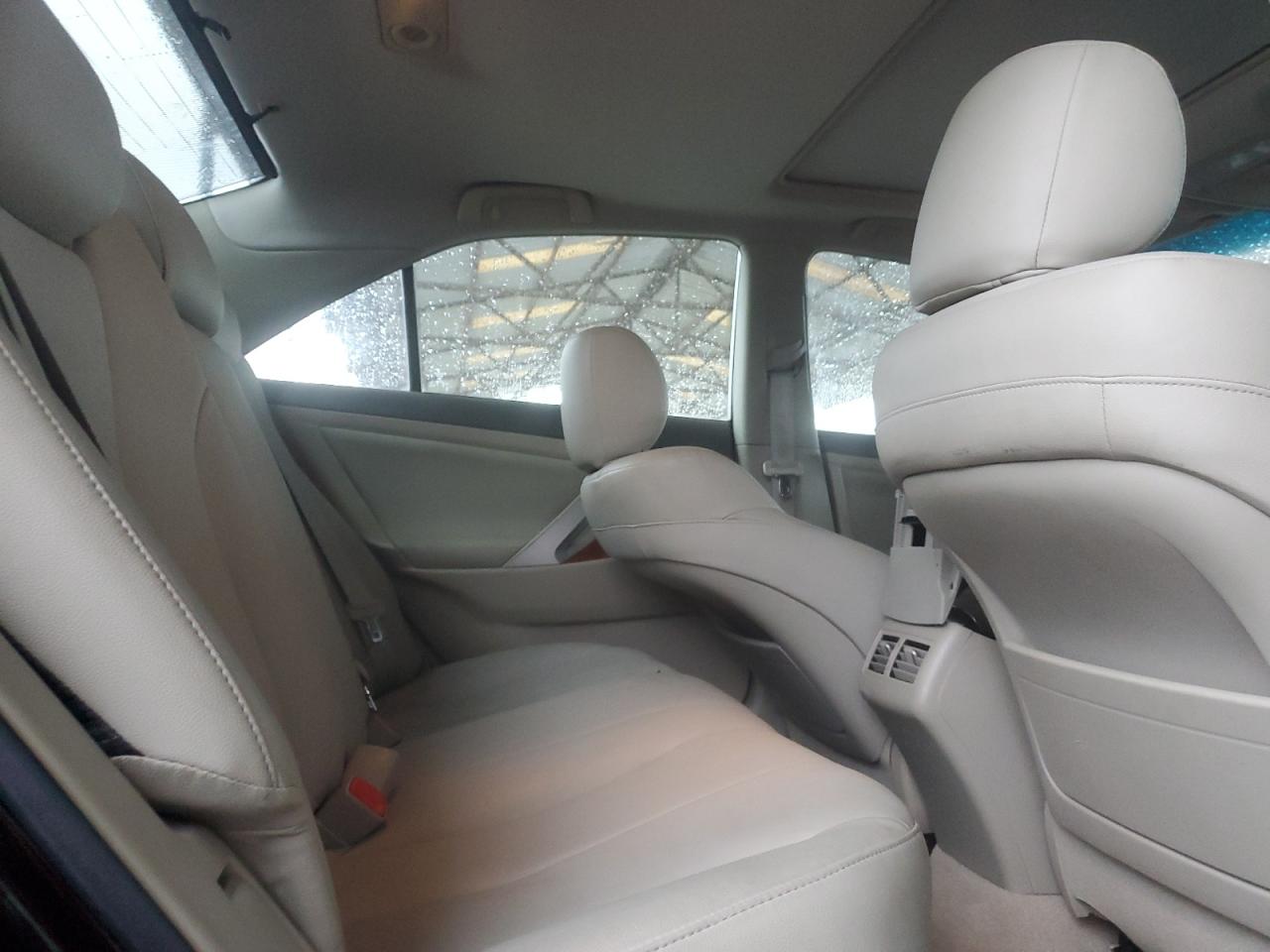 2009 Toyota Camry - Image 10