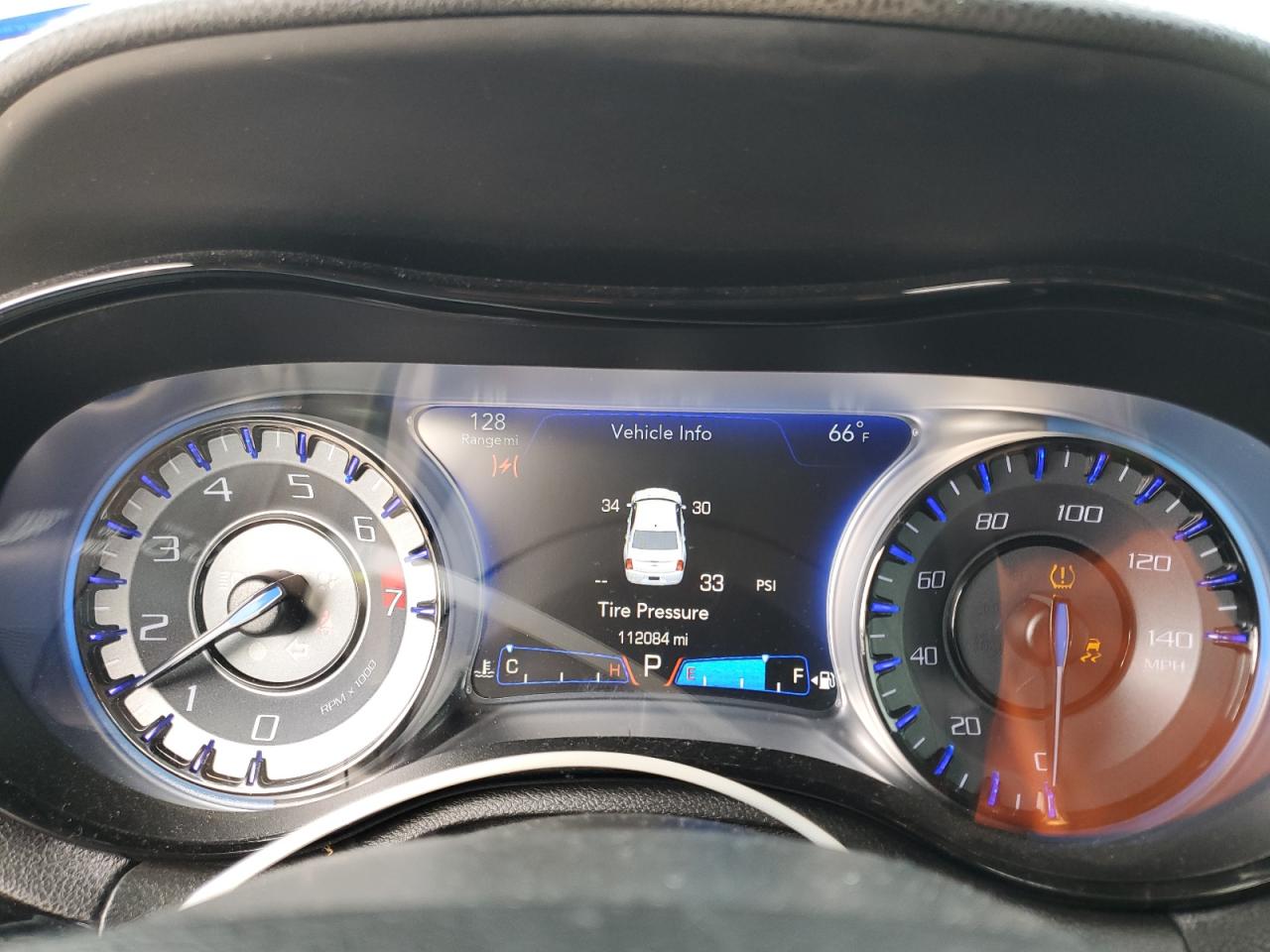 2017 Chrysler 300 - Image 9