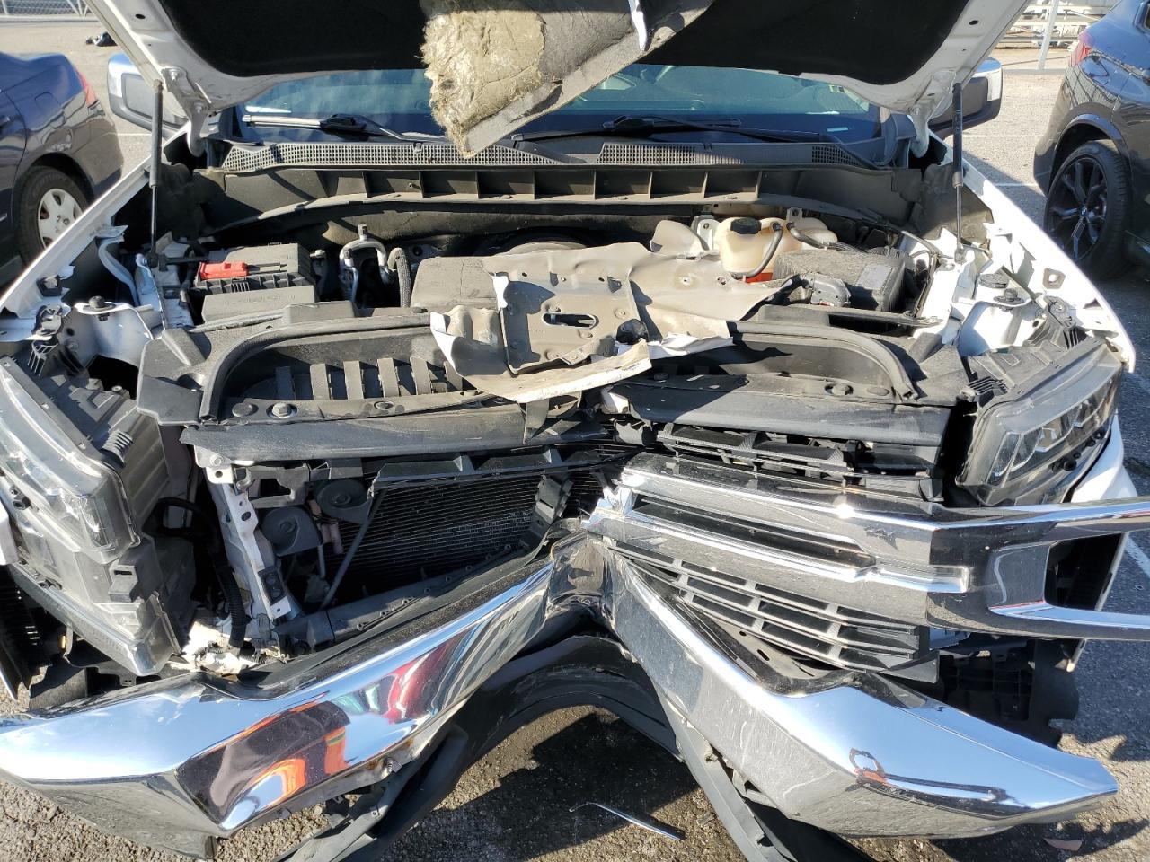 2019 Chevrolet Silverado - Image 11