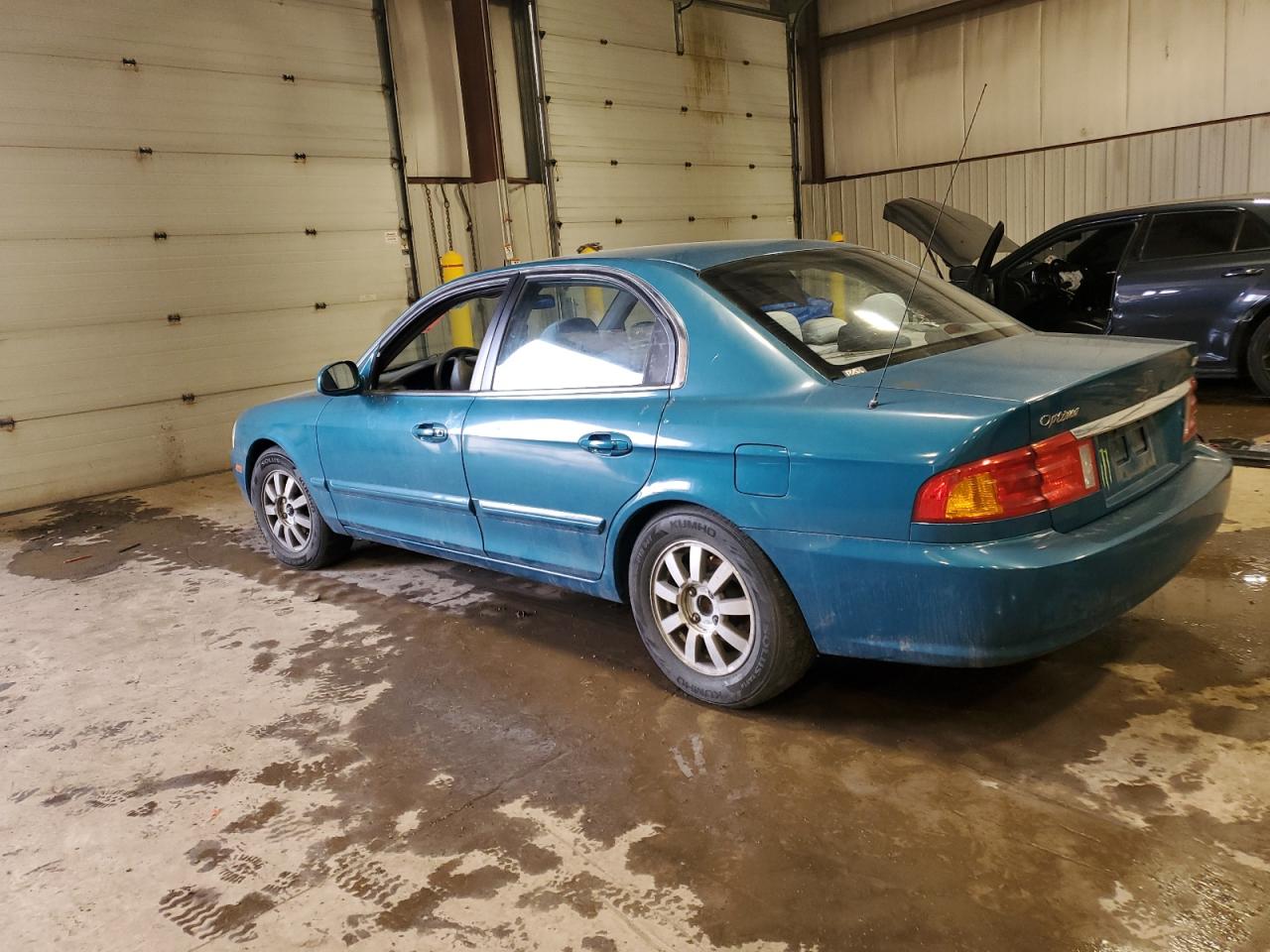 2002 Kia Optima - Image 2