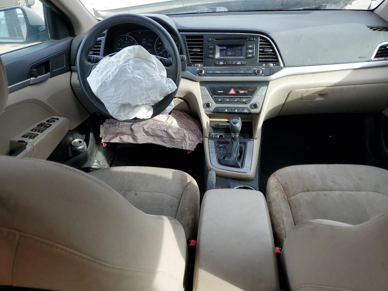 2017 Hyundai Elantra - Image 8