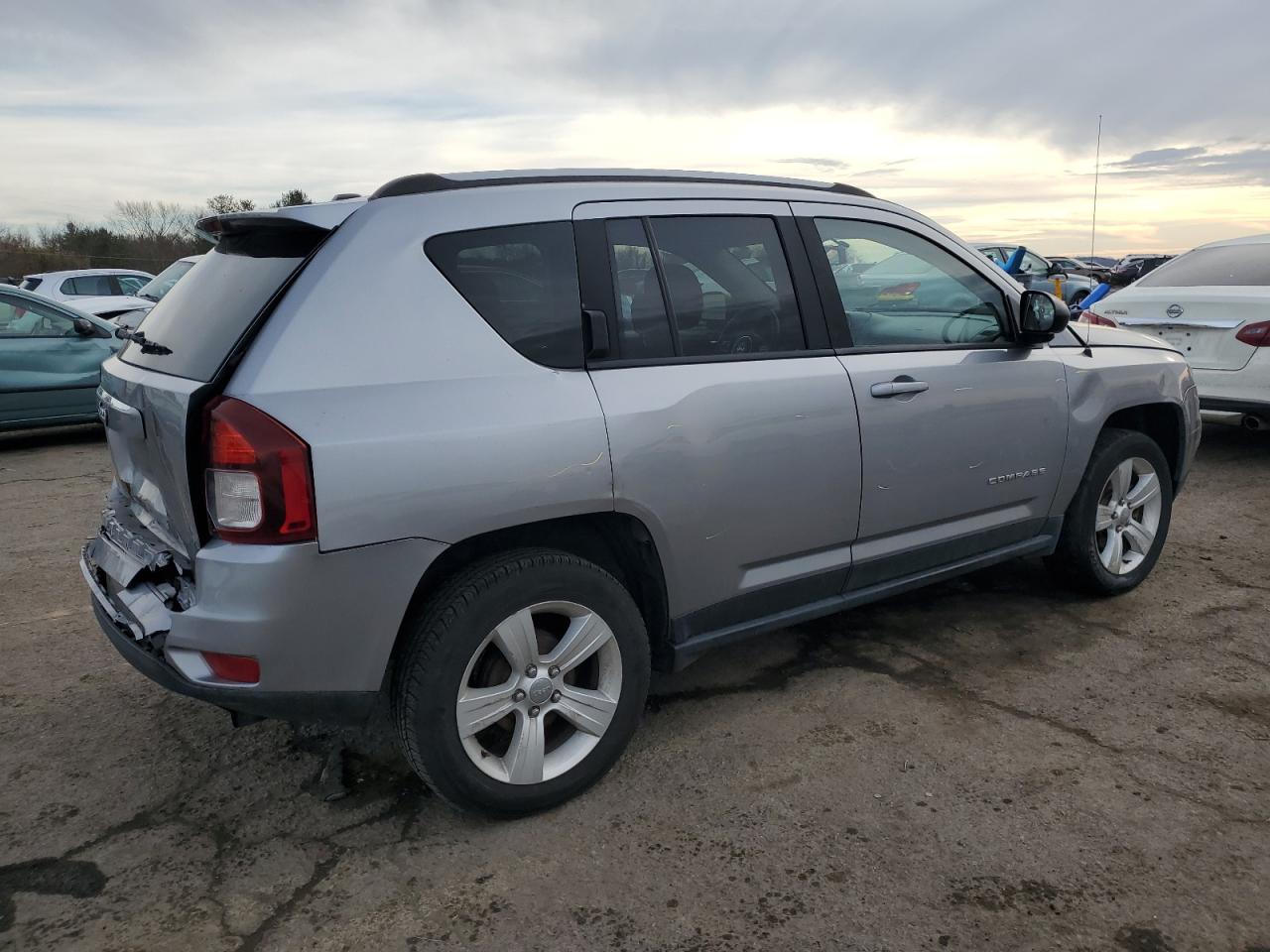 2016 Jeep Compass - Image 3