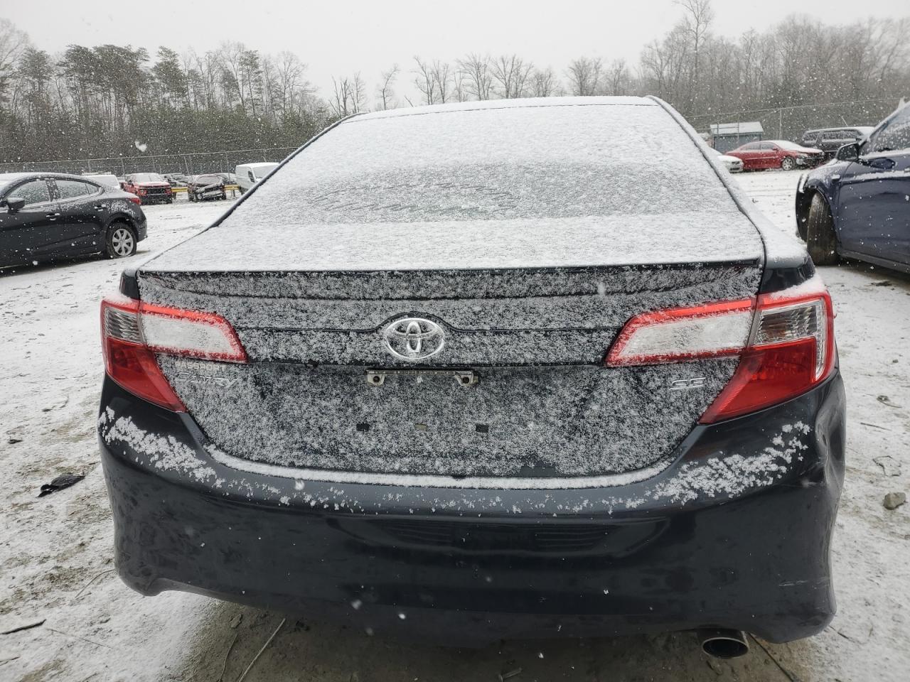 2014 Toyota Camry - Image 6