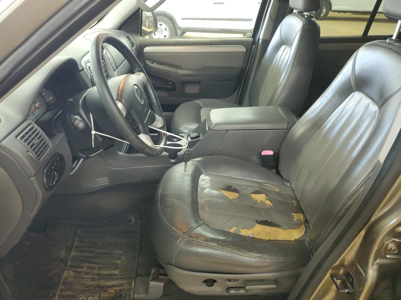 2002 Mercury Mountaineer - Image 7