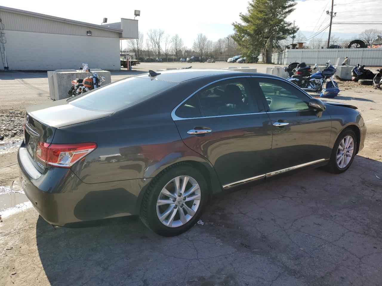 2010 Lexus ES - Image 3