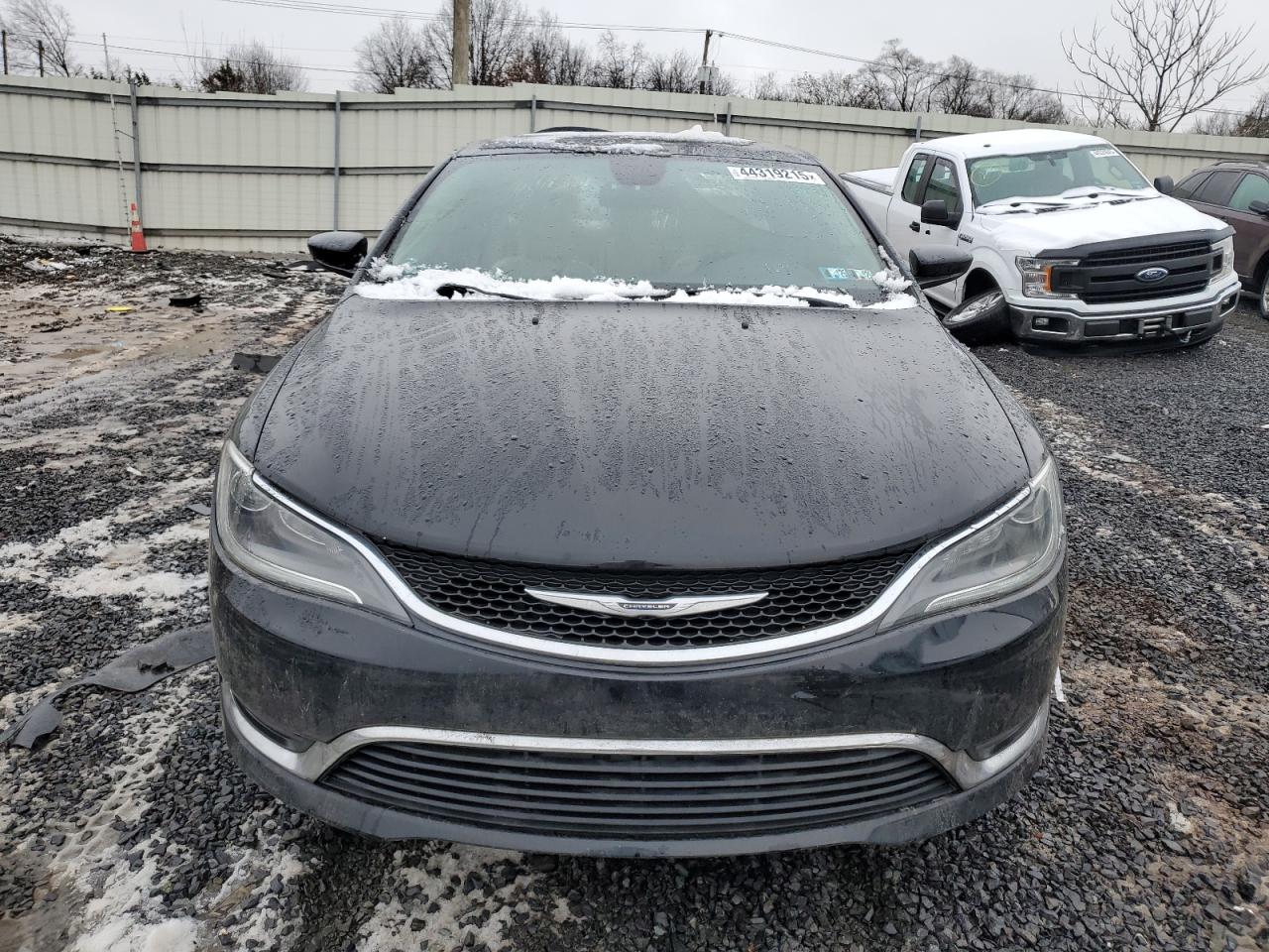 2017 Chrysler 200 - Image 5