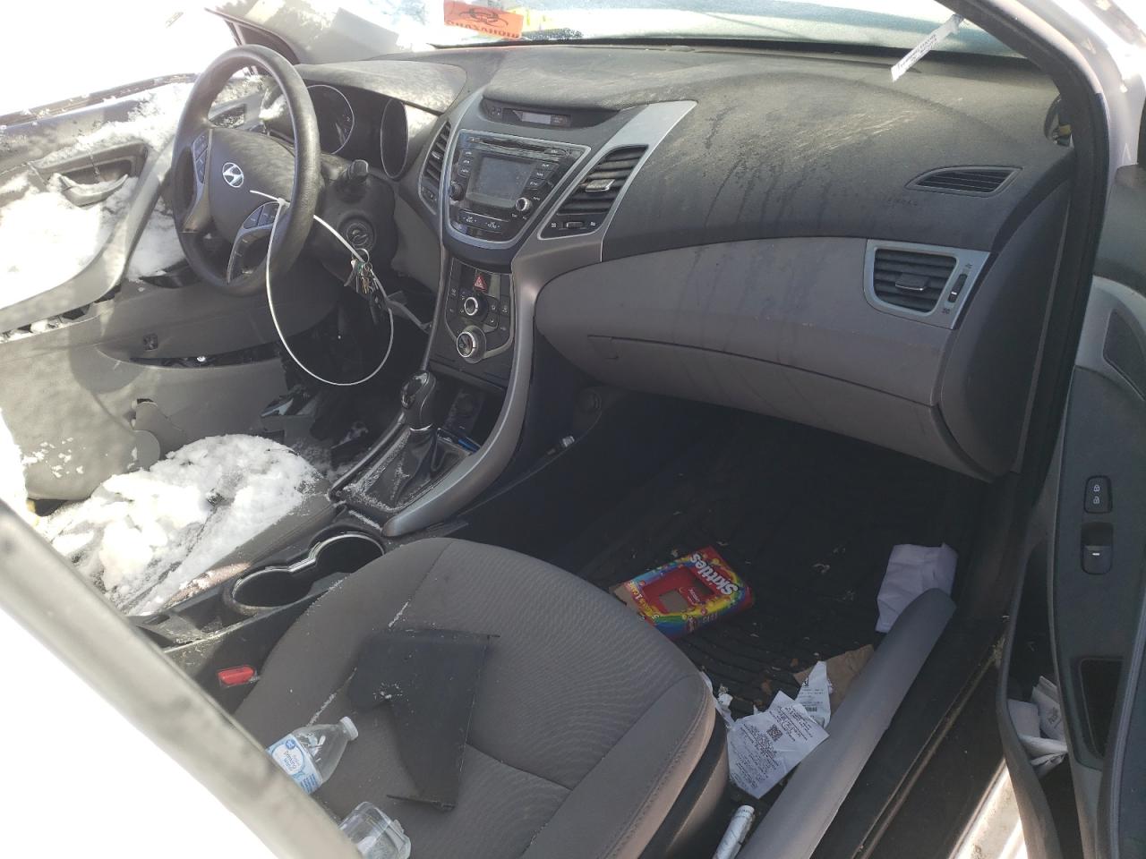 2016 Hyundai Elantra - Image 8