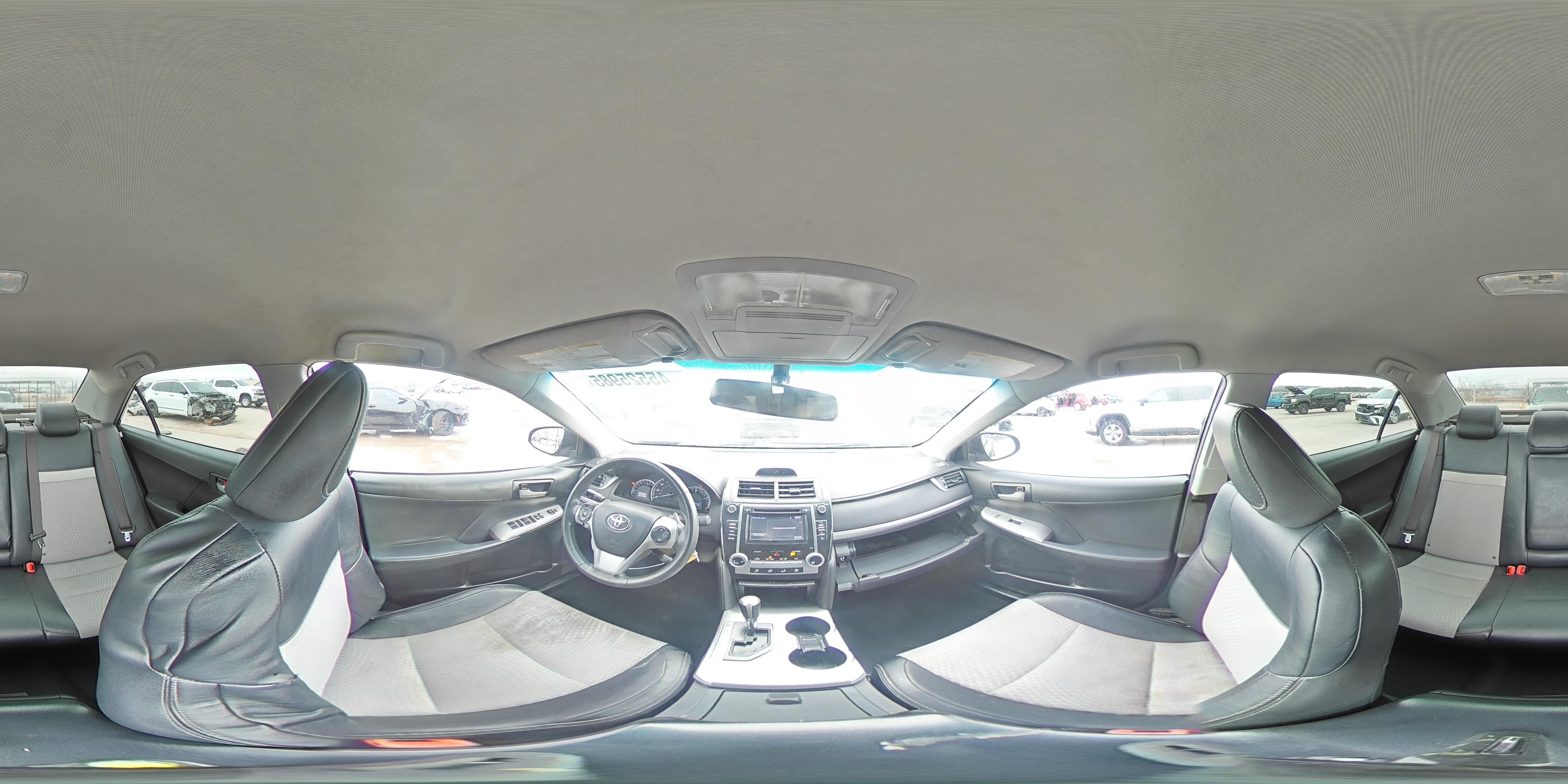 2014 Toyota Camry - Image 14