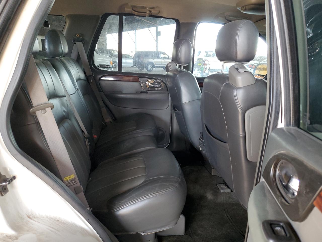 2002 GMC Envoy - Image 11